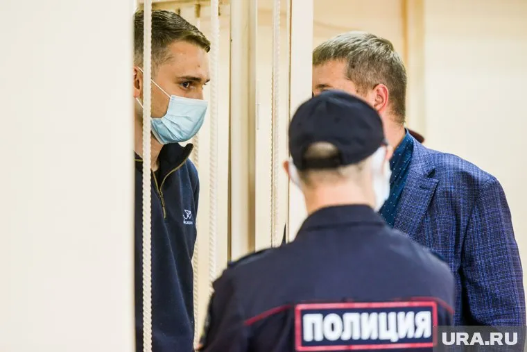 Дмитрий Зыков с адвокатом просили оставить в зале СМИ, но суд закрыл процесс