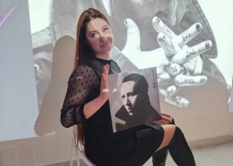 Екатерина Герлах пытается защитить честь любимого музыканта с 2021 года