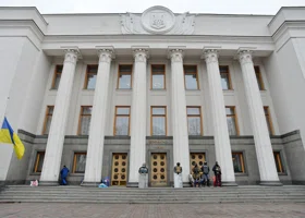 В Раде вспыхнули беспорядки, депутаты требуют отставки правительства