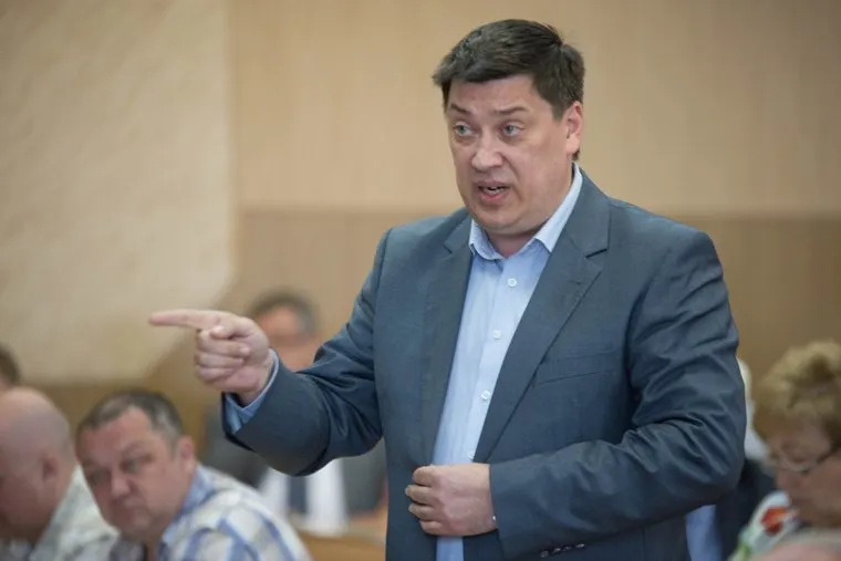 Разбирательства свердловских единоросов по поводу письма Александра Федорова о проблемах местного отделения партии Дмитрию Медведеву. Екатеринбург