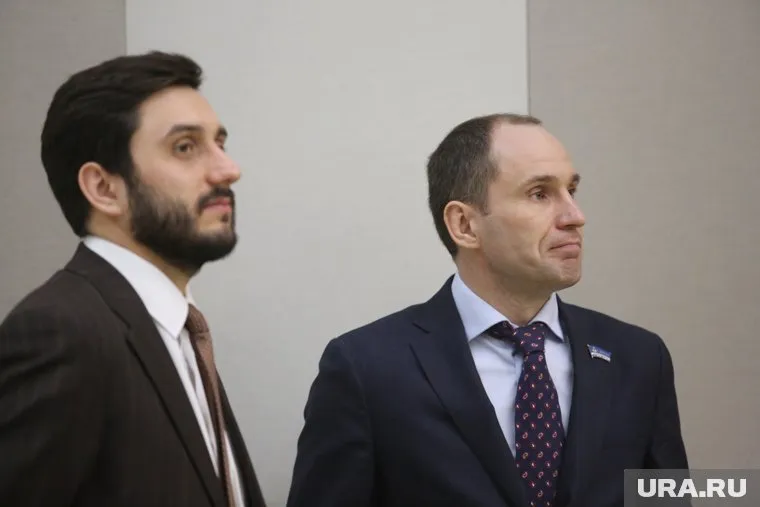 Депутата Дмитрия Елагина (на фото справа) возмутило предложение чиновника мэрии Тюмени
