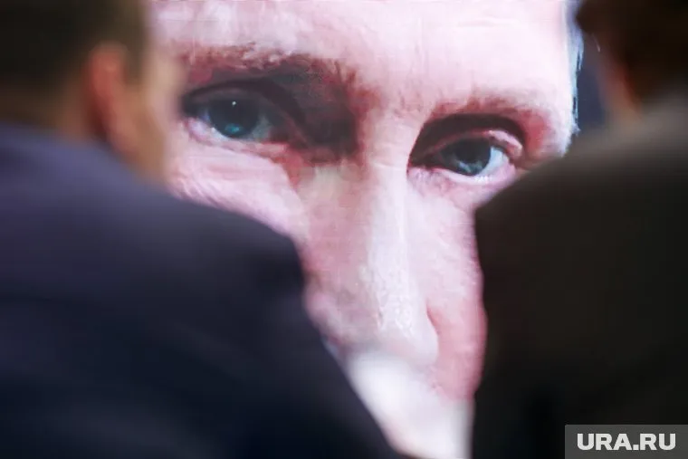 Главные тезисы из послания Владимира Путина будут транслироваться на экранах до 3 марта