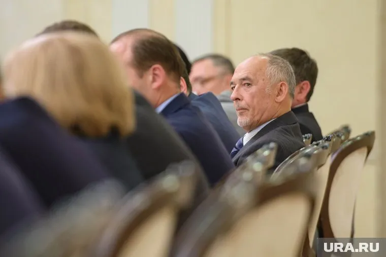 Гайда уже не отвечает запросам губернатора, а потому запрос на него сократился