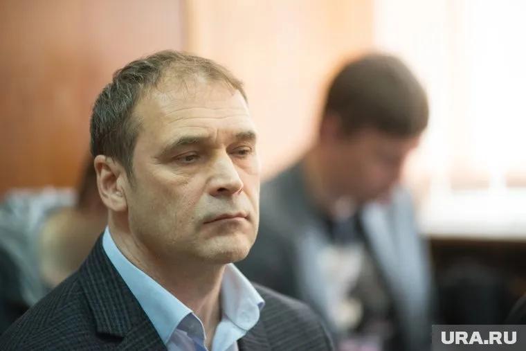 Сам Бреденко признался суде, что получил от бизнесмена 150 тысяч - на цветы и конфеты к 8 Марта