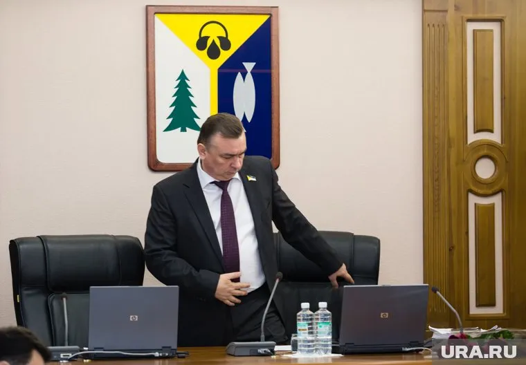 В истеблишменте заговорили о планах Клеца остаться работать в Нижневартовске