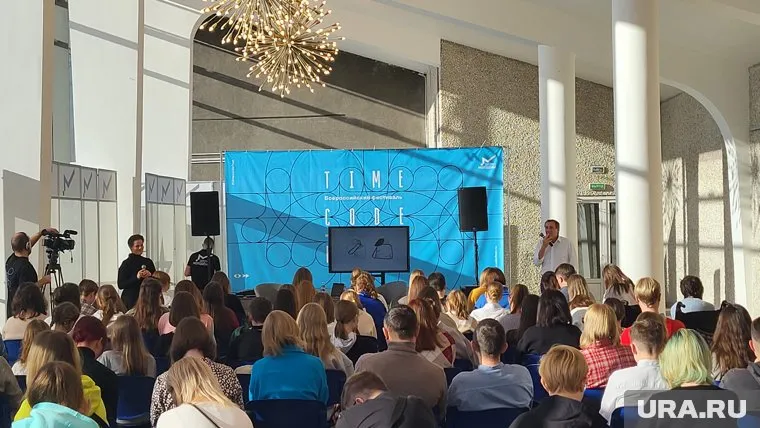 Фестиваль проводят 13-й раз. На фото — выступление Киры Альтман и Артема Соловейчика