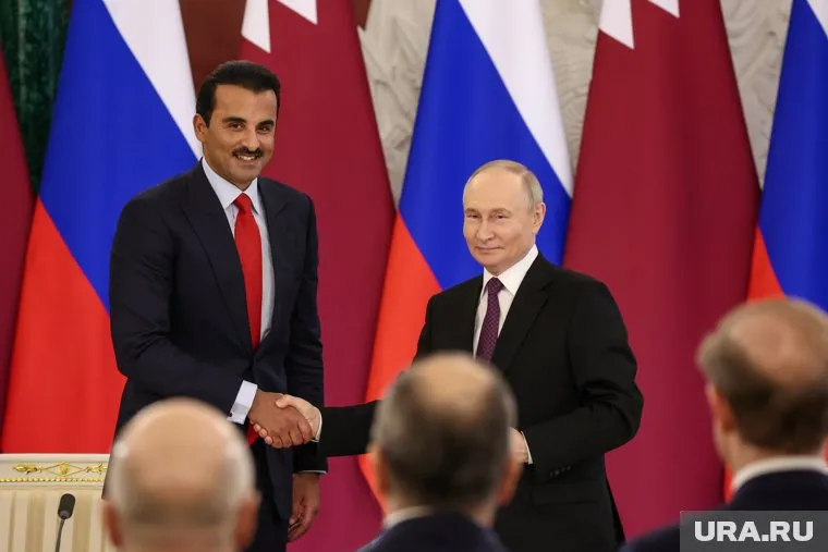 Переговоры президента РФ Владимира Путина и эмира Катара Тамима Аль Тани длились около трех часов