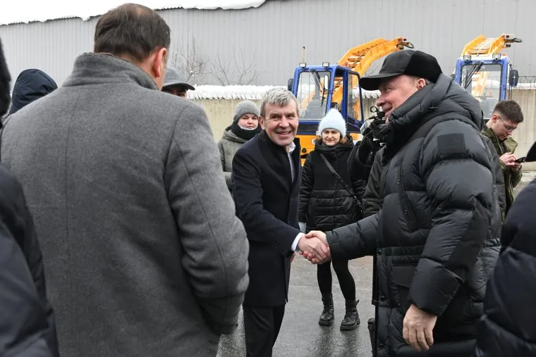 Передача новой снегоуборочной техники в Железнодорожное ДЭУ. Екатеринбург
