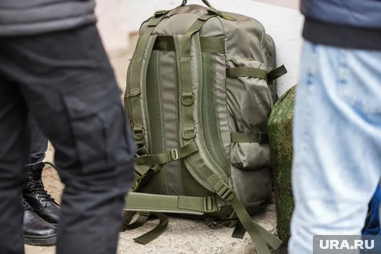 Педагоги решили помочь мобилизованный бойцам и организовали пошивочный цех прямо в школе