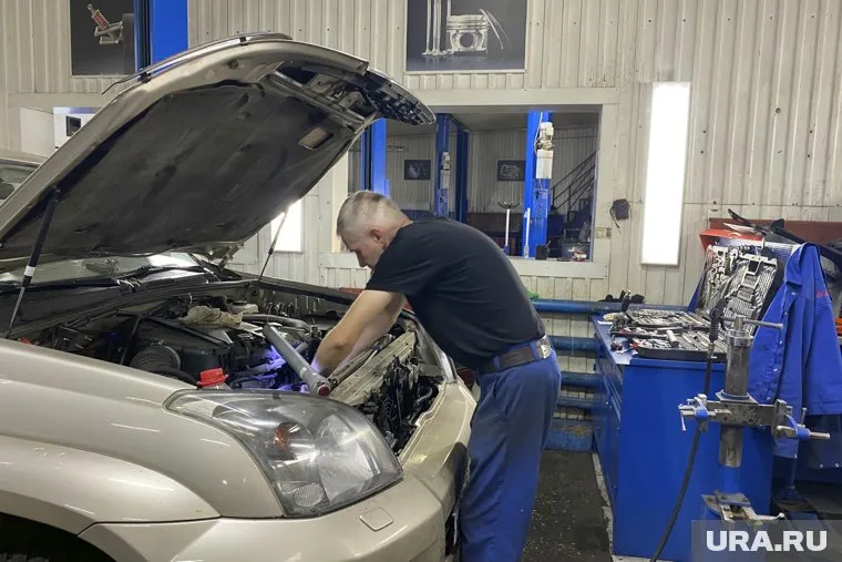 В Россию будет сложно завозить кузовные детали для иномарок, считает Лев Зиманов