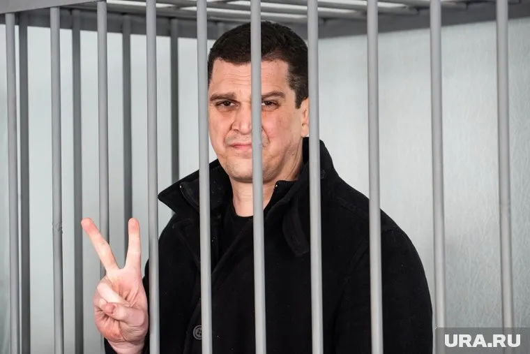 Эдуардо настаивает на своей невиновности.