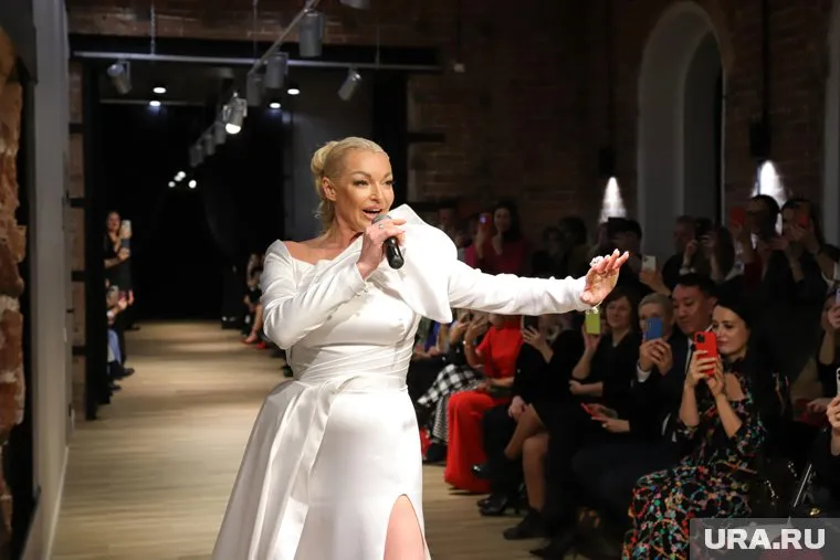 Анастасия Волочкова прилетела в Екатеринбург 18 августа (фото из архива)