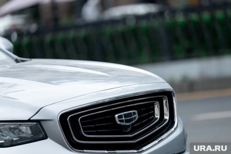 На Geely ямальцам придется копить 49 месяцев