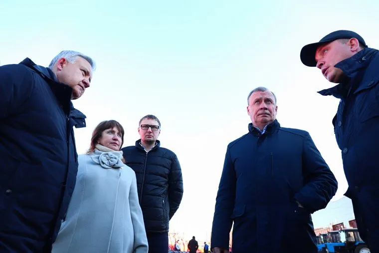 Визит Алексея Орлова в Верх-Исетское ДЭУ для контроля готовности уборочной техники к зимнему периоду. Екатеринбург