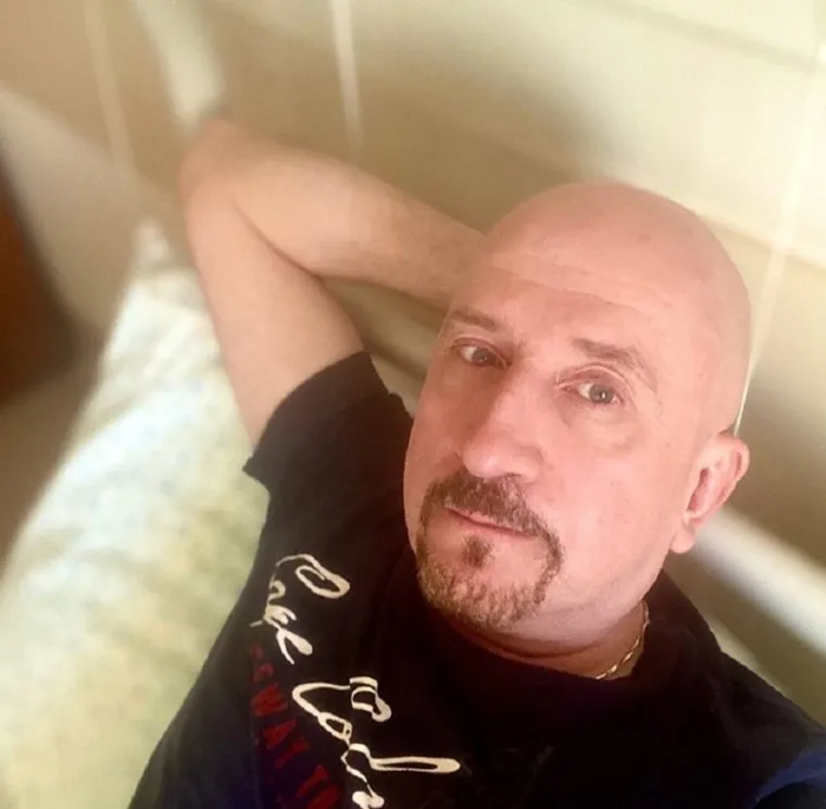 Певец Евгений Григорьев сообщил, что находится в больнице