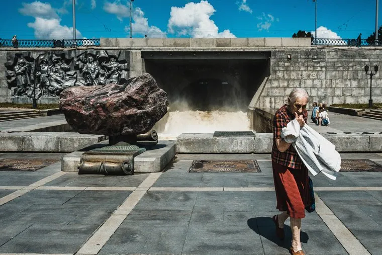 Город без болельщиков. Екатеринбург, пенсионерка, исеть, бабушка, плотинка