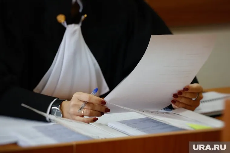 Суд не нашел оснований исключать ответчика из договора найма