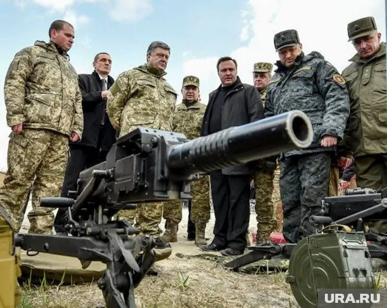 Порошенко заинтересован в продлении военного положения, уверены эксперты