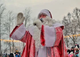 Жители ХМАО бросились заранее бронировать Дедов Морозов и Снегурочек на Новый год