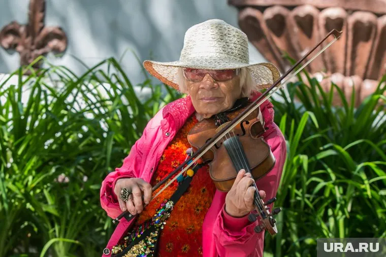 Депутаты предлагают смягчить повышение пенсионного возраста для женщин с 63 до 60 лет