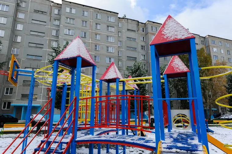 Объезд городских территорий Борисом Дубровским. Челябинск, детская площадка, малые формы