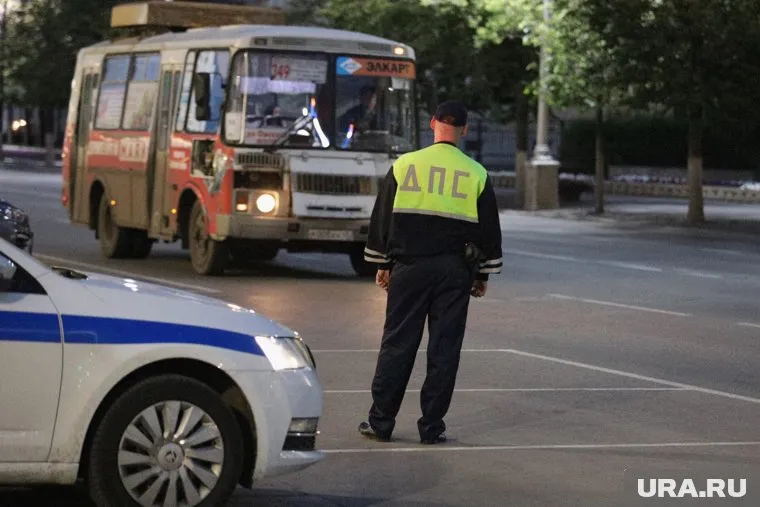 Чтобы эвакуированные не замерзли, им предоставили теплые автобусы