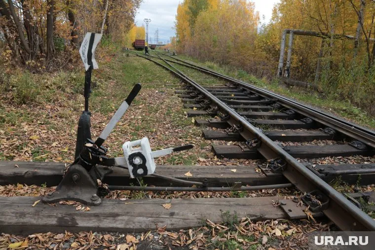 На железнодорожных путях в Брянской области обнаружили взрывное устройство, заявил Александр Богомаз
