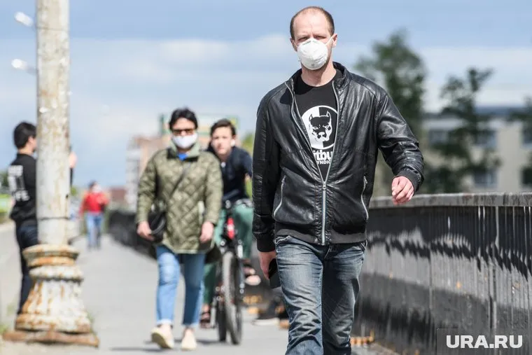 Около семи миллионов человек в России могли уже переболеть коронавирусом, считает Александр Мясников