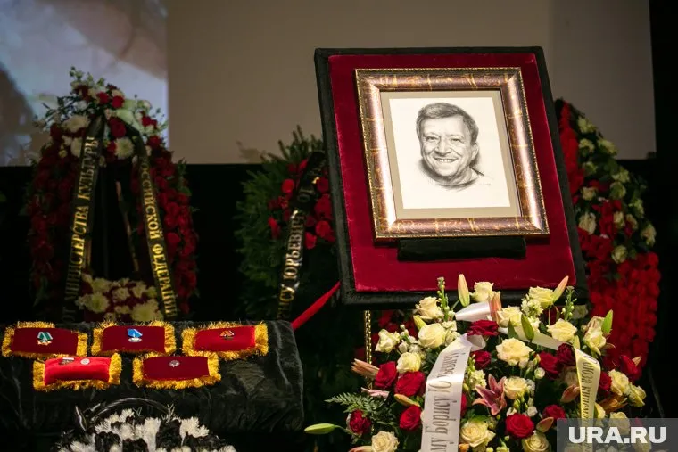 Вдове Бориса Грачевского стало плохо после открытия памятника супругу