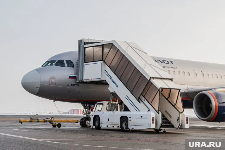 Из-за невыносимой жары несколько пассажиров рейса Анталья — Москва начали падать в обморок