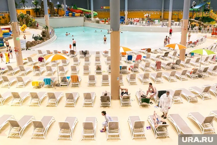 В выходные и праздничные дни в аквапарке наблюдается пик загруженности
