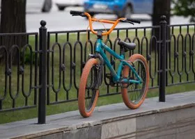 Екатеринбуржец увез на велосипеде 5-летнюю дочь и бросил на улице