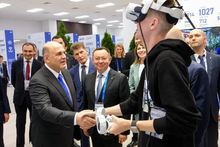 Михаил Мишустин посетил VII Всероссийский конкурс лучших проектов создания комфортной городской среды. Владивосток