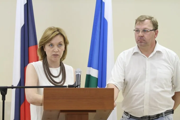 Пресс-брифинг по массовому отравлению детей в лагере в Таватуе. Екатеринбург, медведская диляра, карскаров сергей