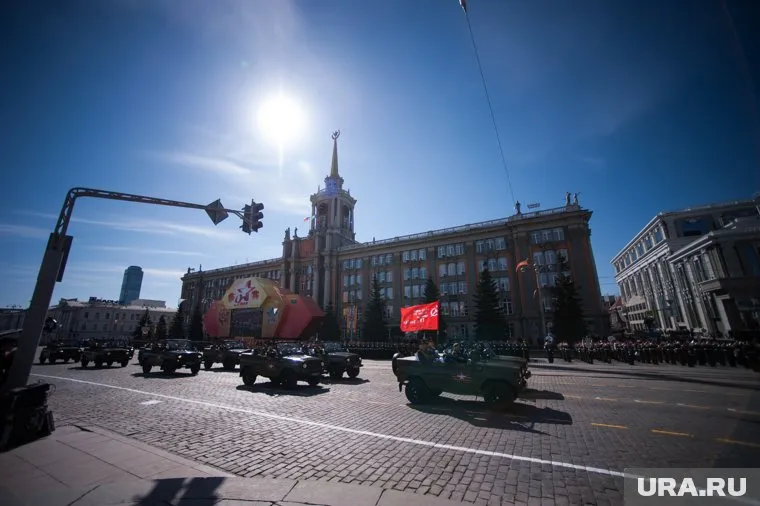 Парад начался ровно в 10:00