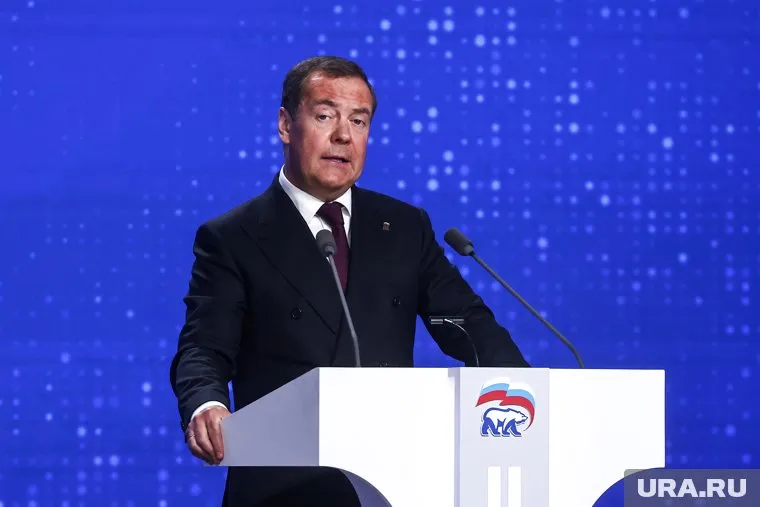 Россия не отдаст свое, заявил Дмитрий Медведев