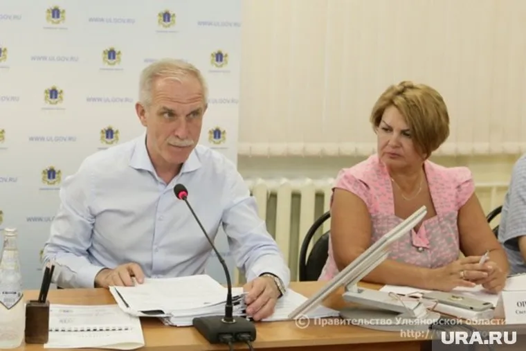 Губернатор Сергей Морозов поручил провести проверку из-за поведения его советницы Светланы Опенышевой