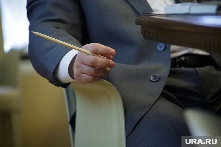 Лана Зеркаль сообщила, что Гюнтер Эттингер кидался карандашами во время переговоров России и Украины