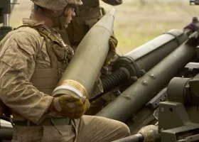 Военный аналитик: НАТО строит базы для хранения оружия возле границы РФ