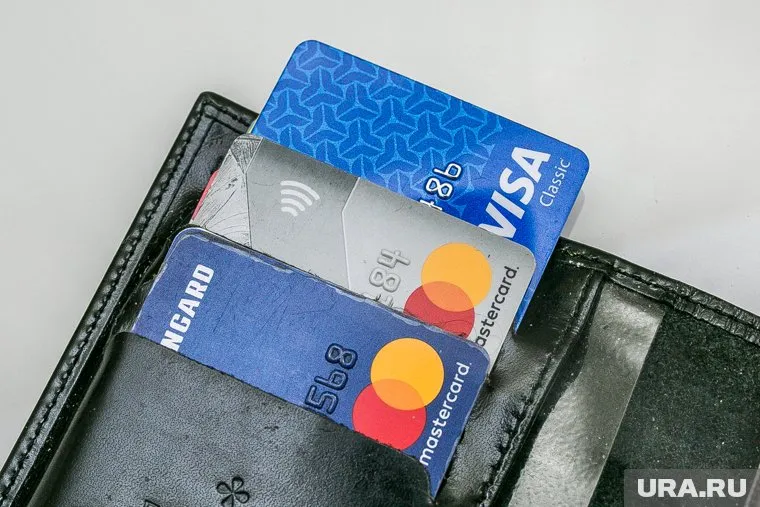 ЕС и США введут адресные санкции против крупных российских банков, пишет Handelsblatt