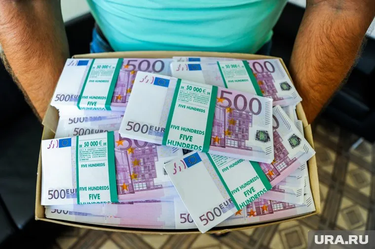 Банки могут повысить ставки по депозитам, чтобы привлечь деньги россиян