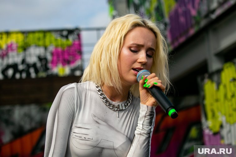 Клава Кока рассказала о сталкерах, из-за которых она постоянно с охраной