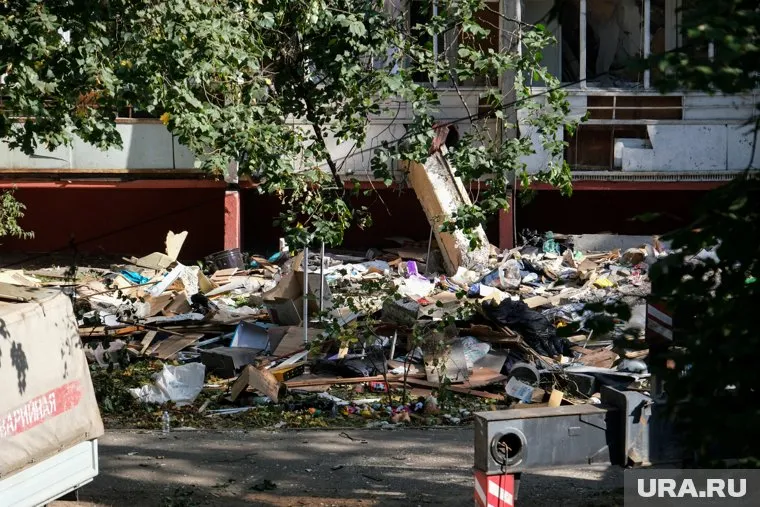 После взрыва в доме произошло несколько обрушений