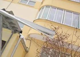 Школьница, которую приятель скинул с балкона в Пермском крае, пошла на поправку