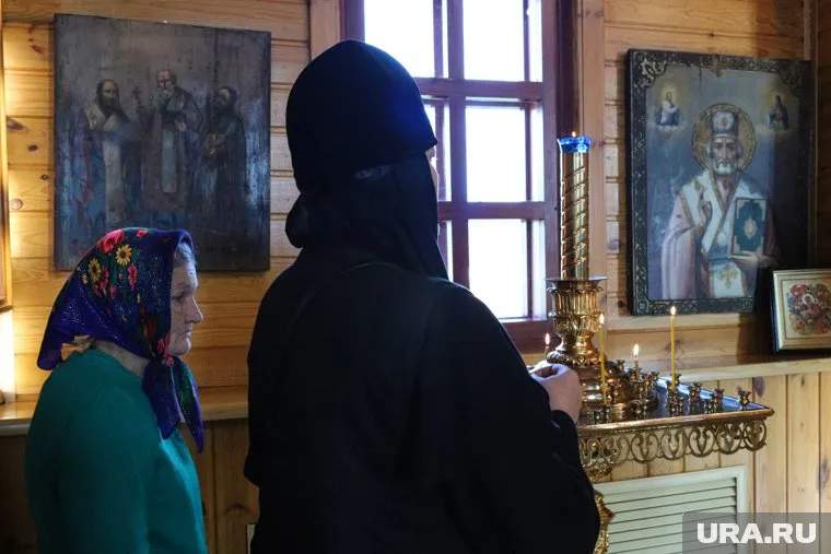 Вопреки рекомендации Патриарха Кирилла молиться дома, курганские и челябинские верующие отметили праздник в храме