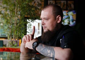 Самурай курганской гастрономии: шеф-повар топового ресторана дал интервью о кулинарных шоу и творчестве