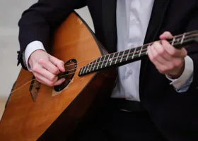 Свердловского педагога обвинили в удушении учеников