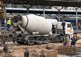 В ЯНАО после ДТП пострадал 54-летний водитель грузовика