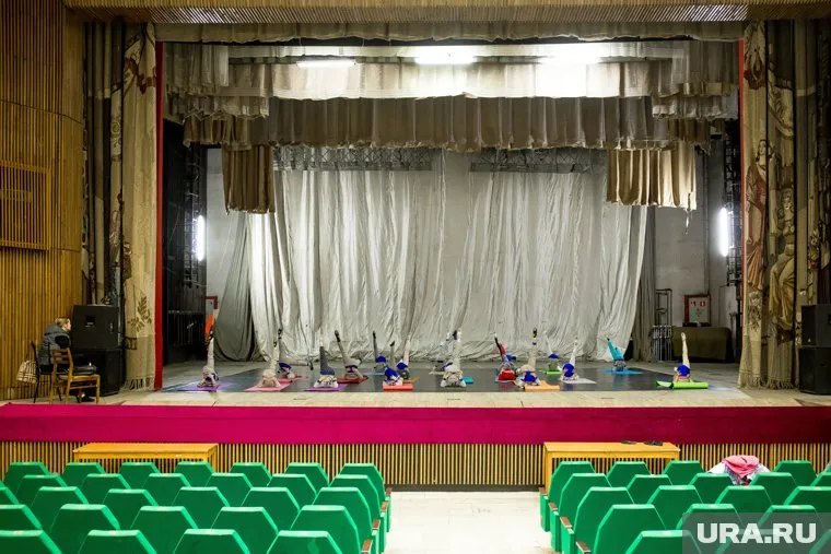 Сотрудники ДК в Кизеле отказались работать за 5 тысяч рублей в месяц