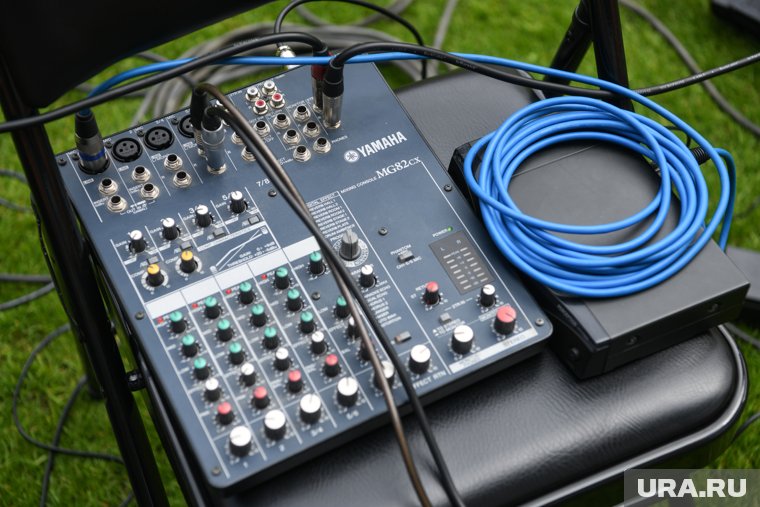 Музыканты сделали 890 ремиксов на песню продюсера Фадеева